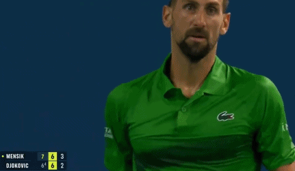 谈球吧体育app下载看着都累啊！德约第二盘抢七多拍后，直接瘫倒在地大喘气