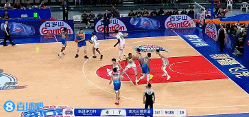 谈球吧手感开场热！齐麟兜出来借掩护 直接干拔三分高弧度空心命中！