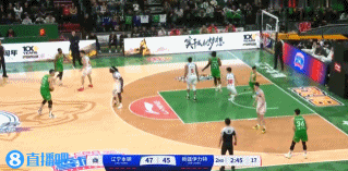 谈球吧体育app下载啥招也会！奥利弗先张手三分&再大幅度变向接后仰中投 连砍5分！