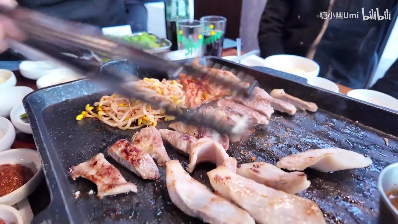 谈球吧体育app官网Doinb妻子糖小幽分享旅行VLOG：和公公聊起Doinb，我们都哭了……