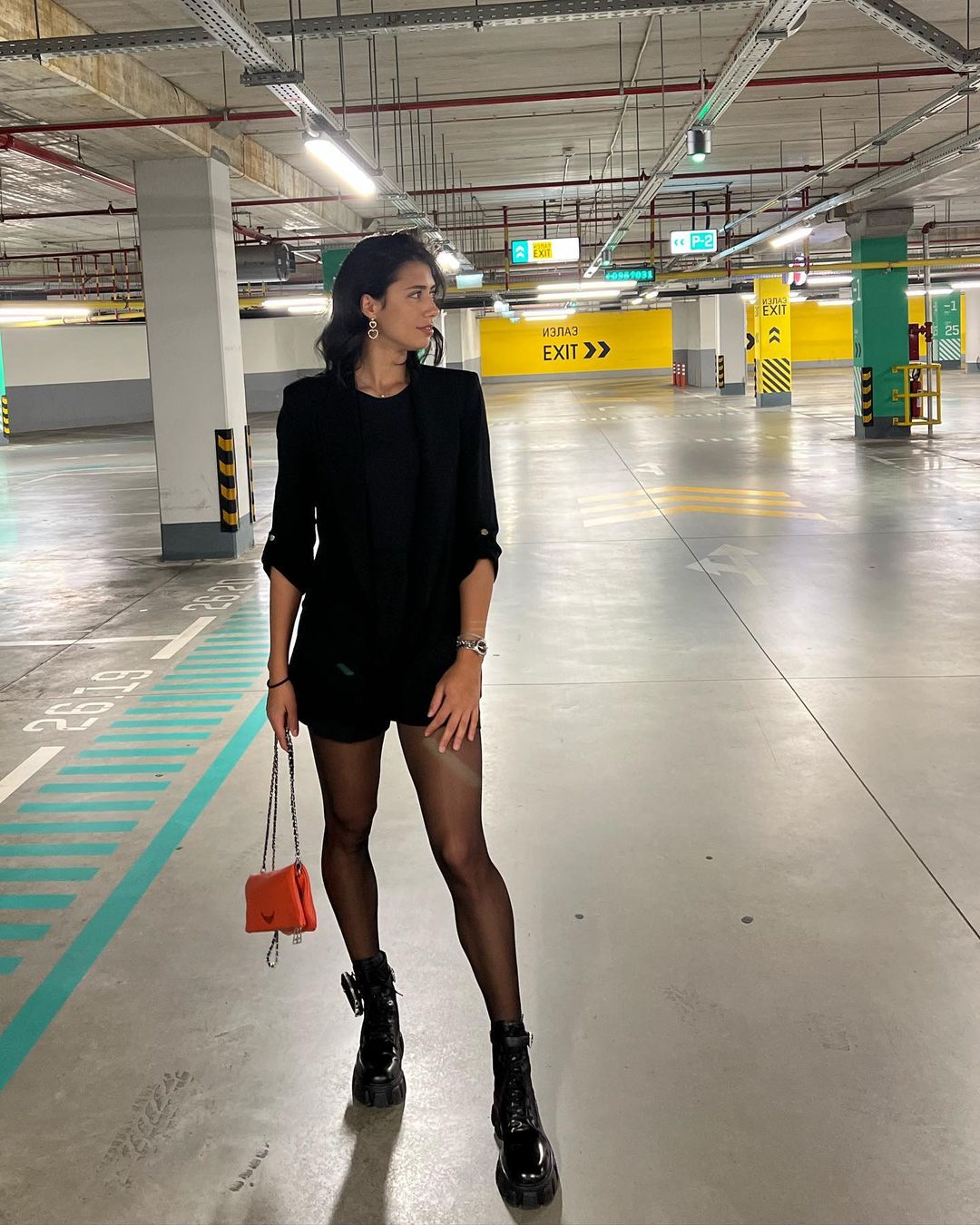 谈球吧体育app官网😍郑钦文明天将战马竞门神奥布拉克的女友，她比奥布拉克小8岁